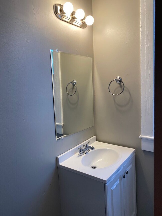 Building Photo - 486 Price Rd