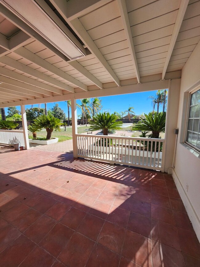 Building Photo - Beautiful two-story home located in the he...