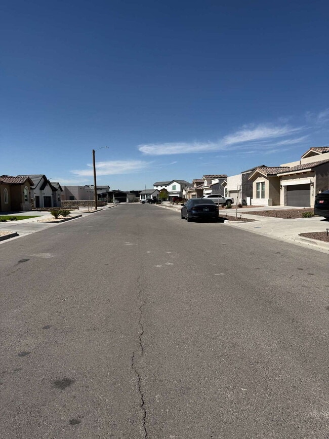 Building Photo - 13389 Carterton Ave