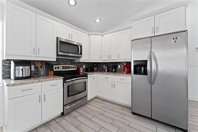 Building Photo - 5565 Loma Vista Loop