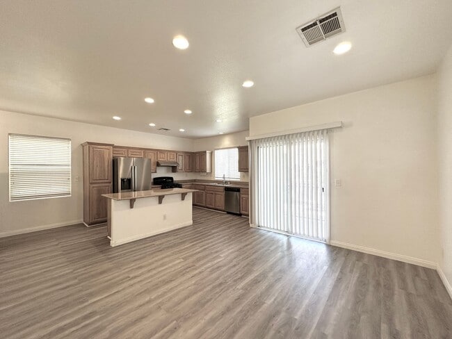 Building Photo - Sierra Valley 3 At Pinnacle Peaks