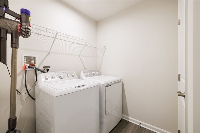 Building Photo - 23 Keuka Ln