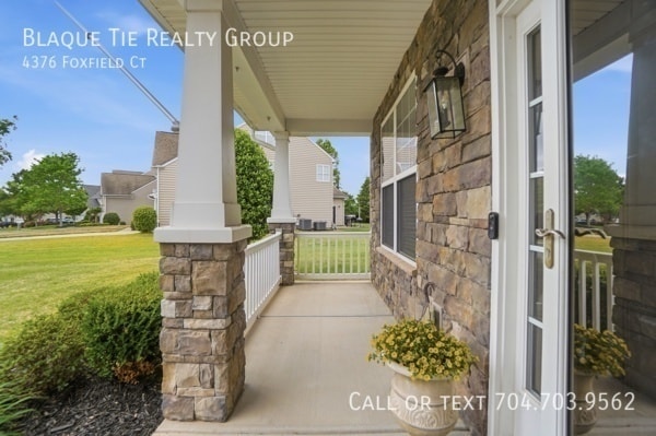 Building Photo - 4376 Foxfield Ct