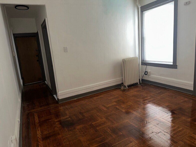 Building Photo - 804 Avenue C