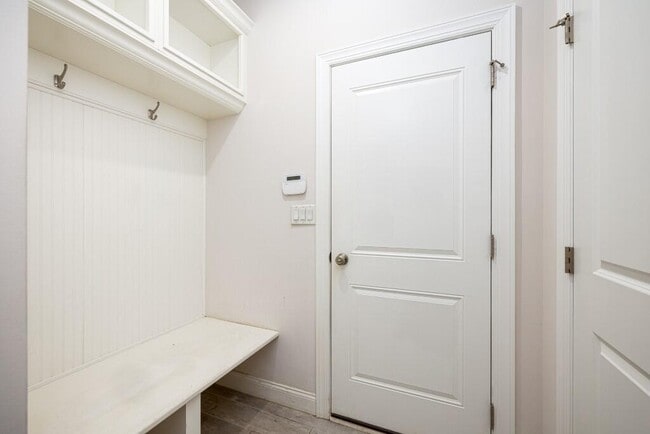 Building Photo - 3000 N Spurway Dr