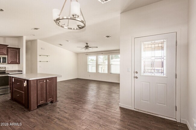 Building Photo - 10810 N 91st Ave