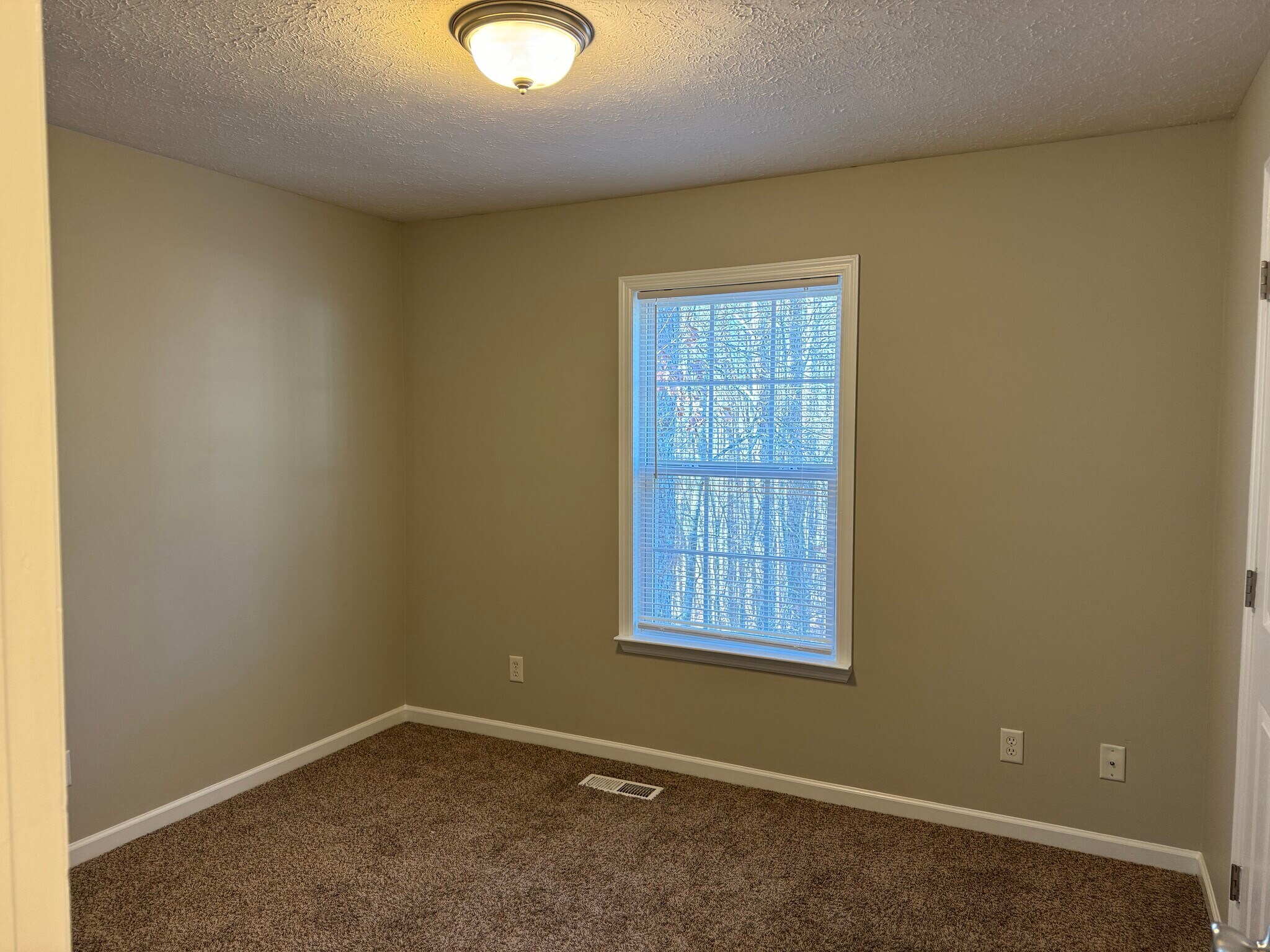 Building Photo - 66 Wildfire Dr