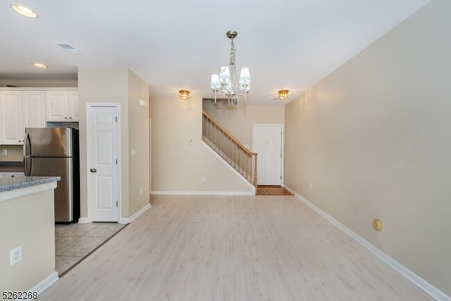 Building Photo - 228 Riverwalk Way