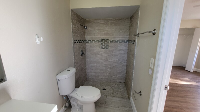 Building Photo - 235 Chadworth Dr