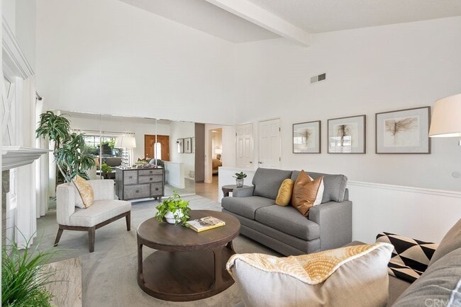 Building Photo - 2650 Altamira Dr