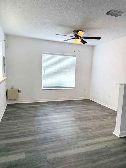 Building Photo - 7328 E Bank Dr