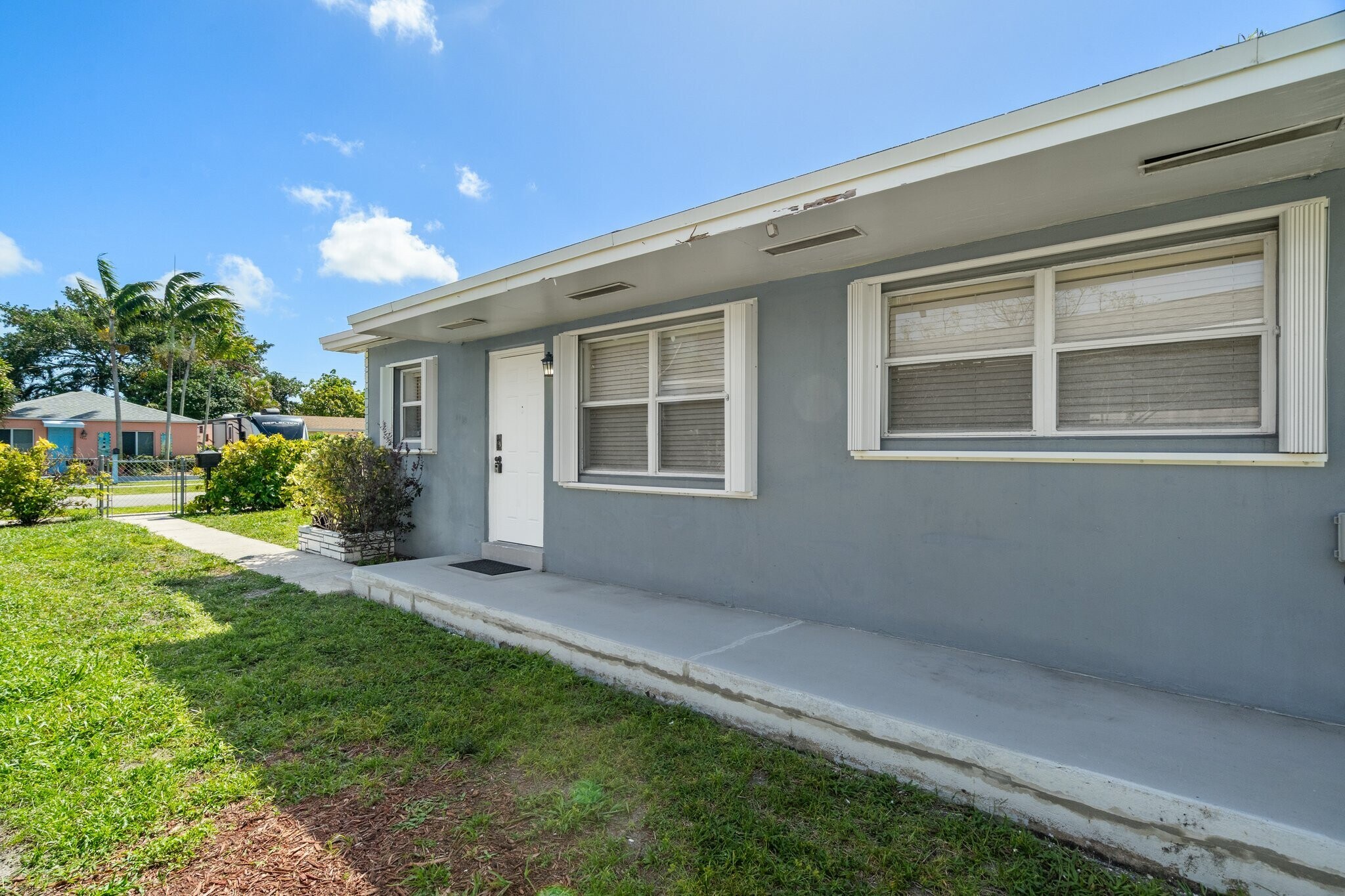 Building Photo - 2235 Coolidge St