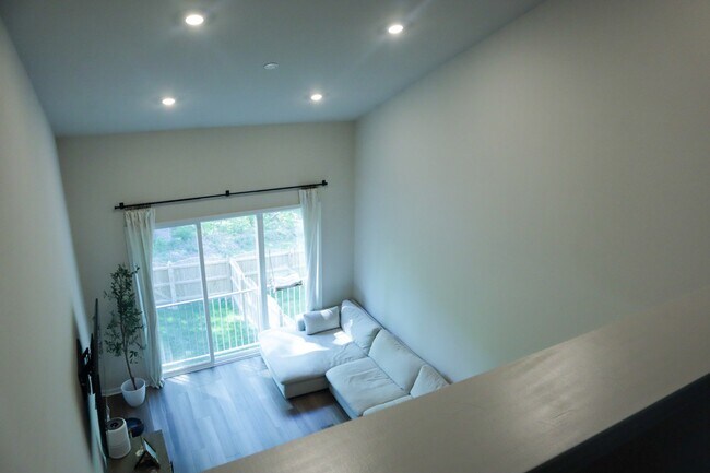Building Photo - 5243 Twilight Ct