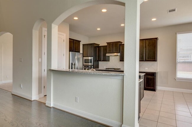 Building Photo - 845 Richardson Ln
