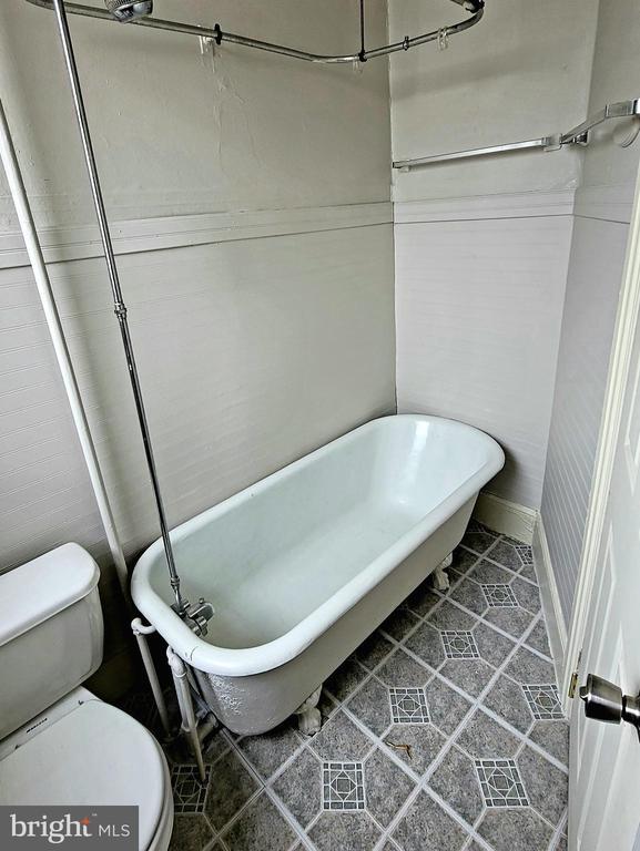 Building Photo - 19 S 11th St