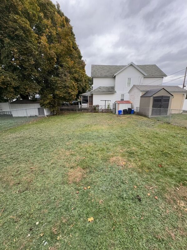 Building Photo - 718-720 Archbald St