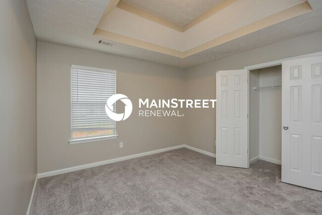 Building Photo - 3 Bedroom Pet-Friendly Home in Covington, GA with Main Street Renewal