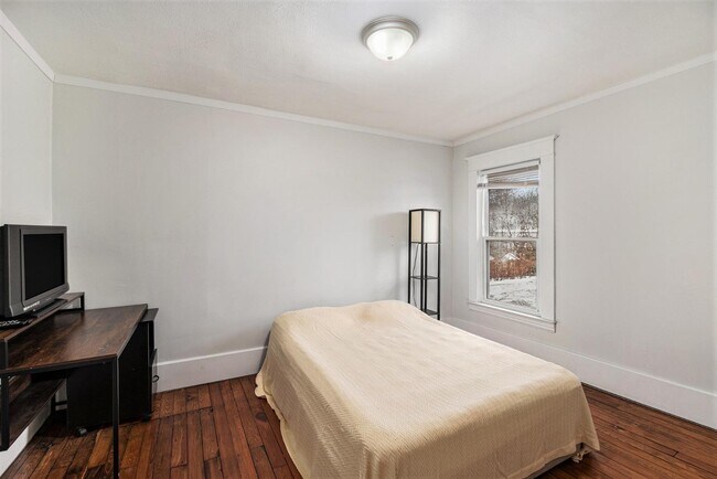 Building Photo - 3274 Briggs Blvd NE