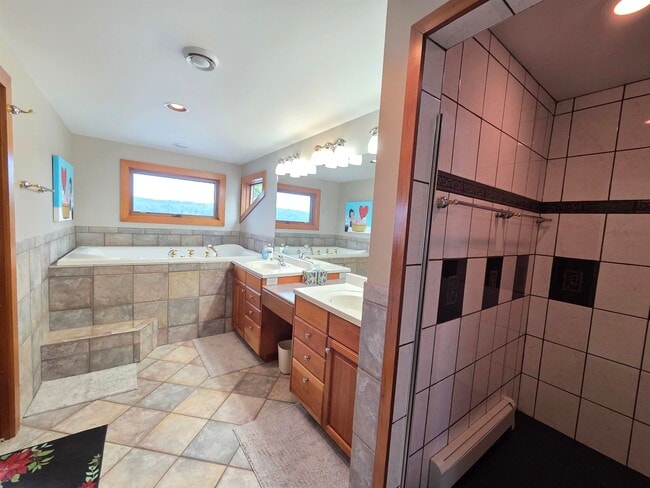 Building Photo - 20 Bonardi Dr