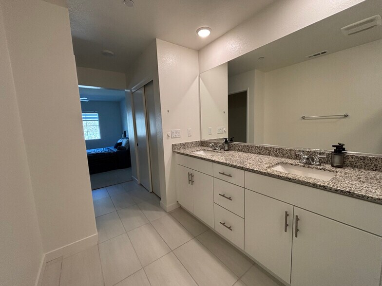 Building Photo - 35215 Citrange Ln