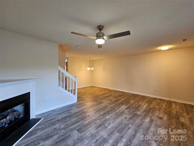 Building Photo - 12340 Honey Hill Ln