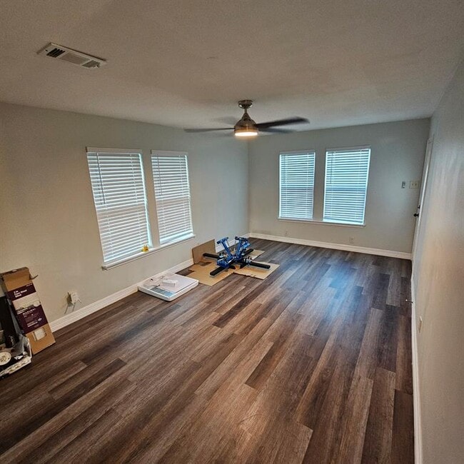 Building Photo - 7009 Lavender St