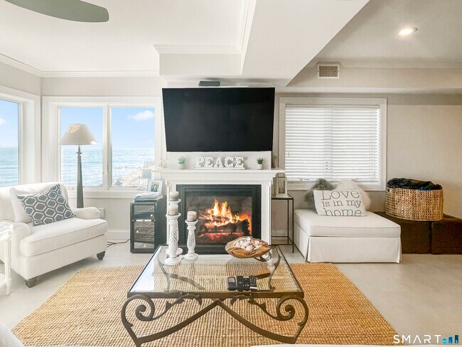 Building Photo - 41 Hillside Ave