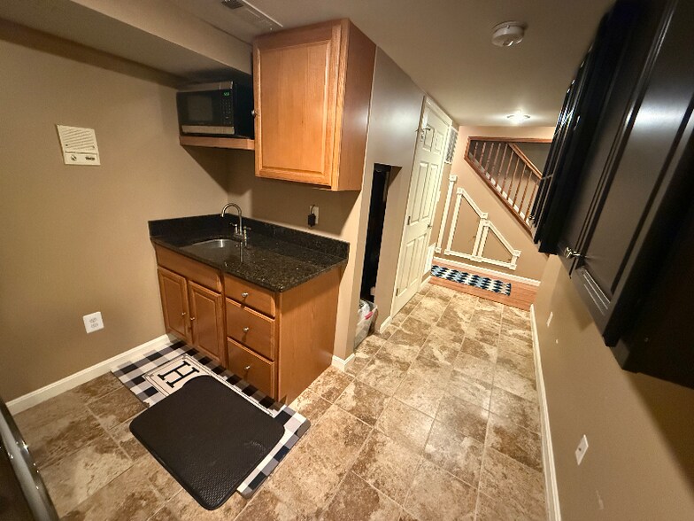 Building Photo - 4321 Flodden Ct