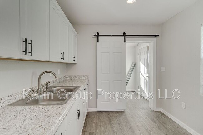 Building Photo - 225 Tuscarora St