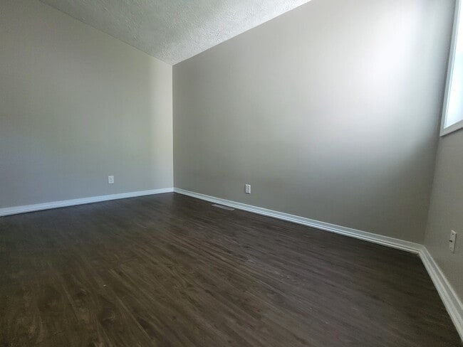 Building Photo - 612 N Washington St