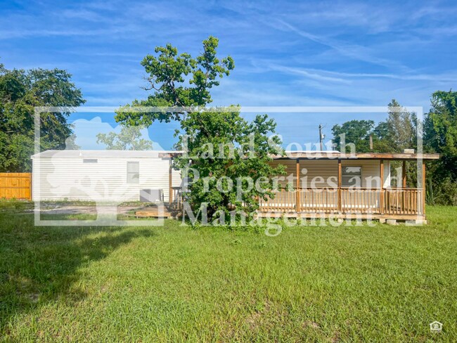 Building Photo - 10131 Steven Dr