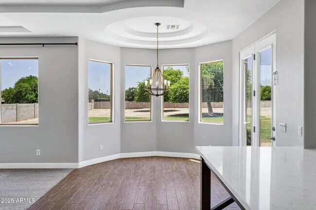 Building Photo - Gilbert 4 Bed & 3 Bath on HUGE LOT - Acre+...
