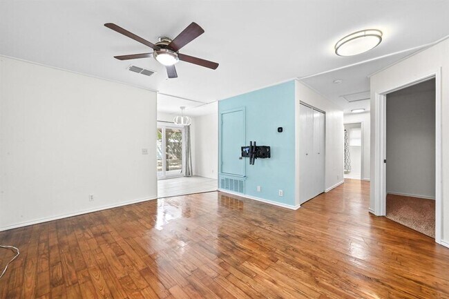 Building Photo - 13816 Golden Flax Trail