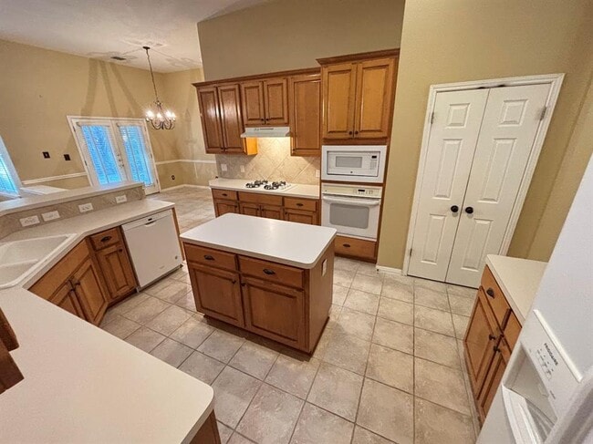 Building Photo - 2909 Yandall Dr