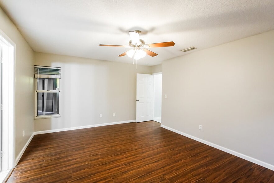 Building Photo - 1703 Egret Rd