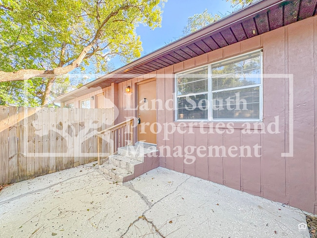 Building Photo - 724 Angelina Ln