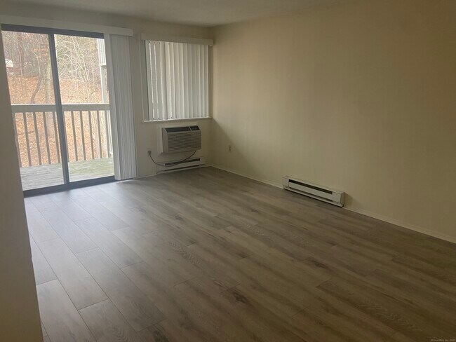 Building Photo - 7 Padanaram Rd