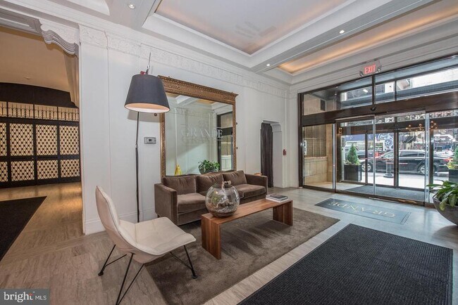 Building Photo - 111 S 15th St