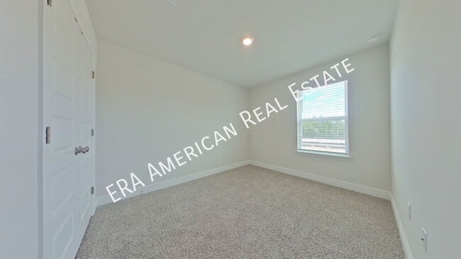 Building Photo - 2547 Cliff Hollow Cir