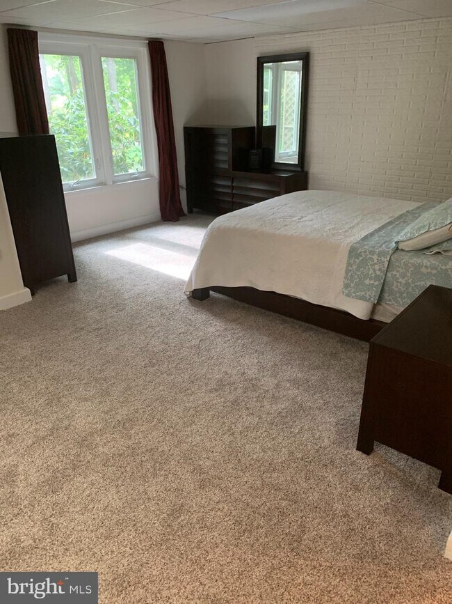 Building Photo - 15524 Royal Crescent Ct