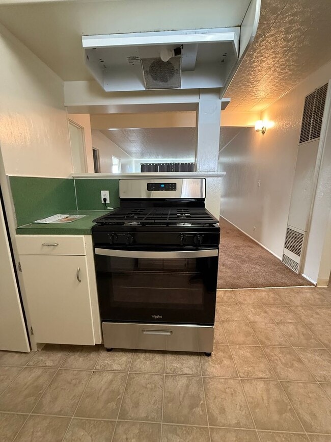 Building Photo - 1123 Vernon St