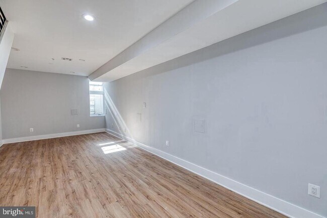 Building Photo - 2636 Latona St