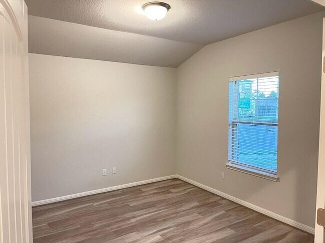 Building Photo - 1629 Dubiel Dr
