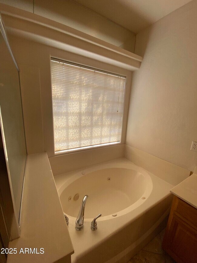 Building Photo - 3376 N 130th Ave