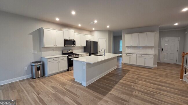 Building Photo - 521 Elkwood Ln