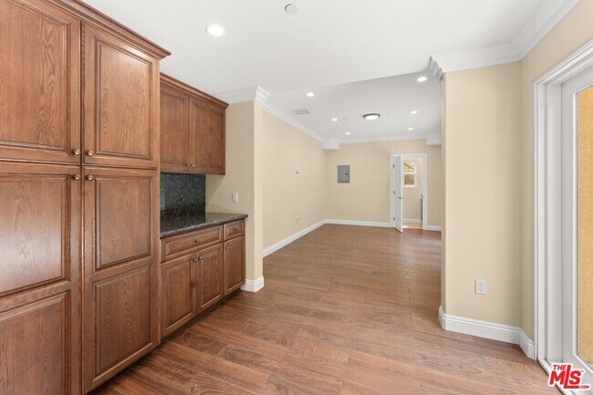 Building Photo - 1630 Bridgeport Dr