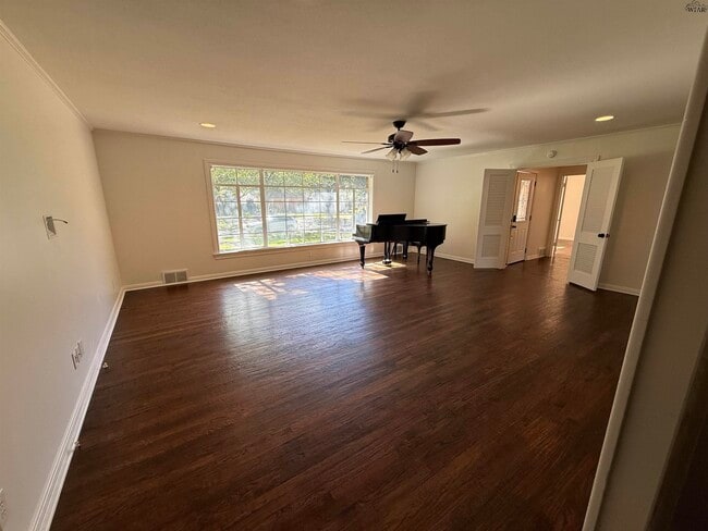 Building Photo - 2208 Avondale St