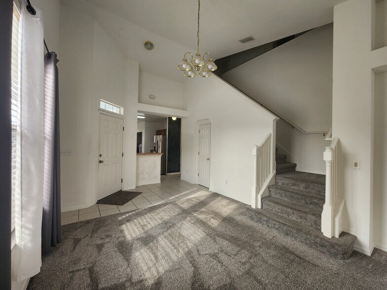 Building Photo - 6401 Barksdale Way