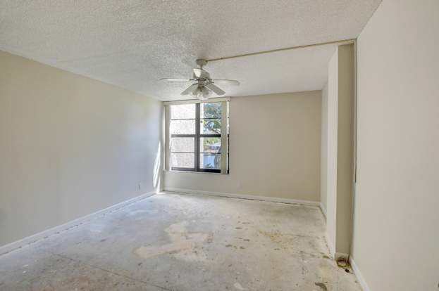 Building Photo - 14 Royal Palm Way