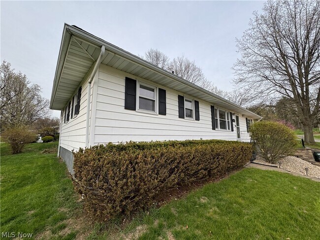 Building Photo - 109 Carroll Dr